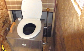 コンポストトイレ